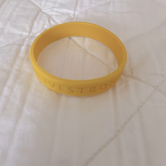 Original Livestrong Bracelet - Picture 1 of 2
